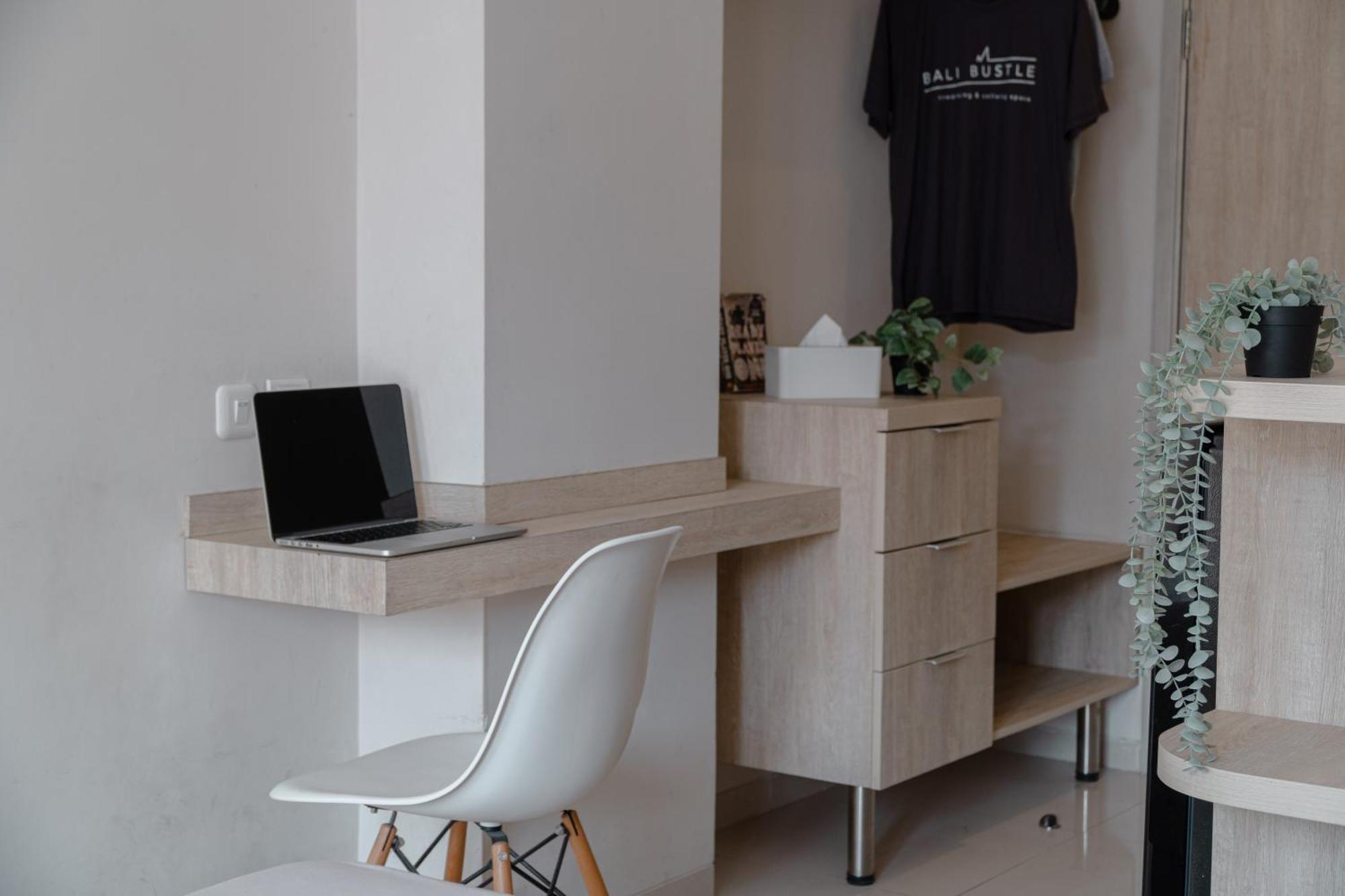 Bali Bustle Pararaton Coliving And Coworking Space レギャン エクステリア 写真