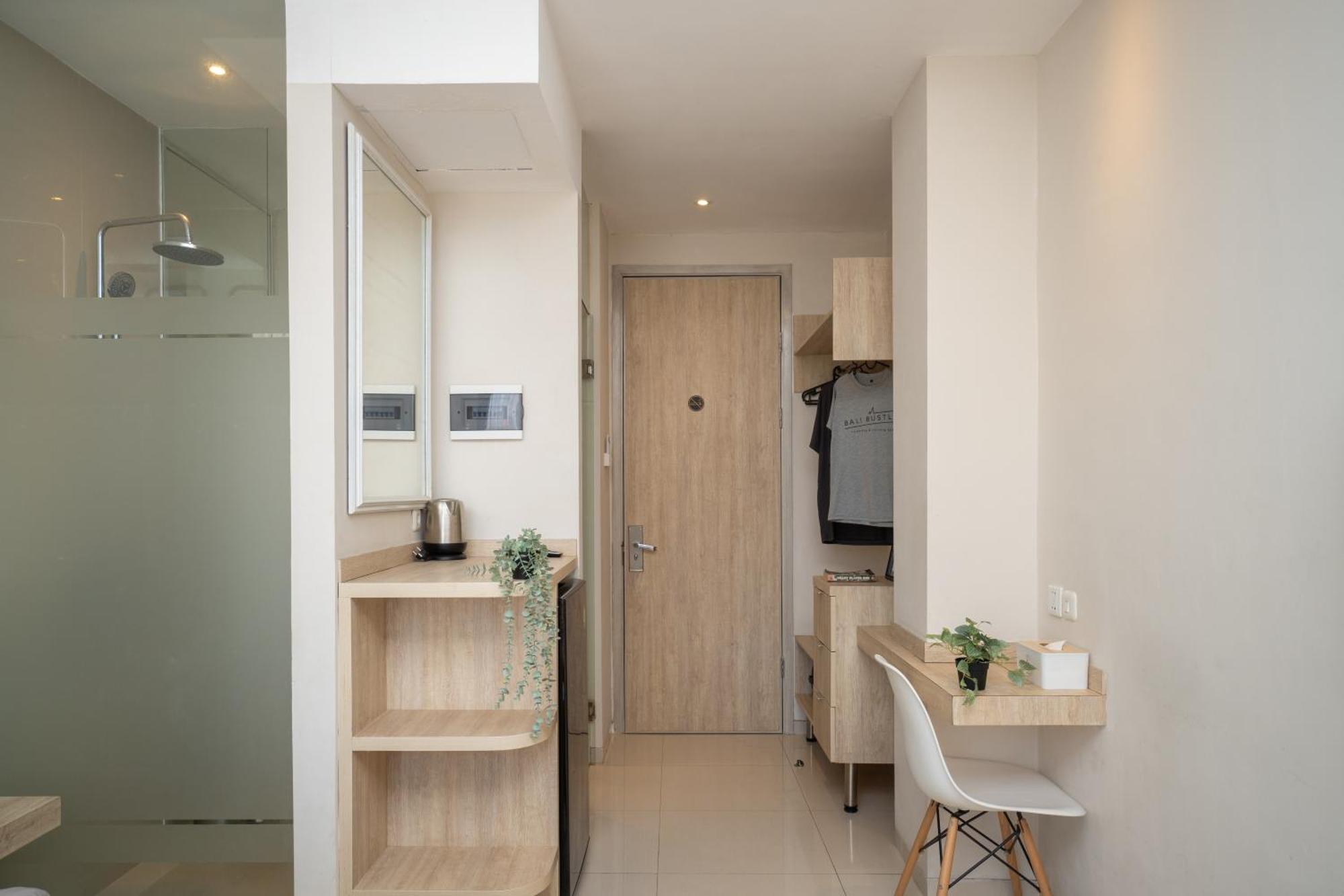 Bali Bustle Pararaton Coliving And Coworking Space レギャン エクステリア 写真