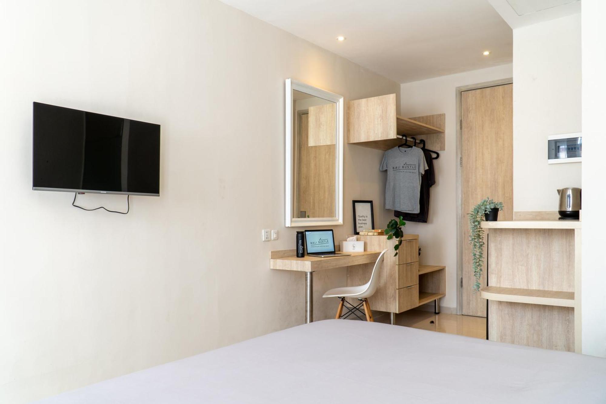 Bali Bustle Pararaton Coliving And Coworking Space レギャン エクステリア 写真
