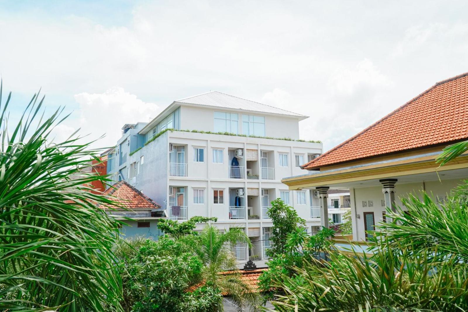 Bali Bustle Pararaton Coliving And Coworking Space レギャン エクステリア 写真