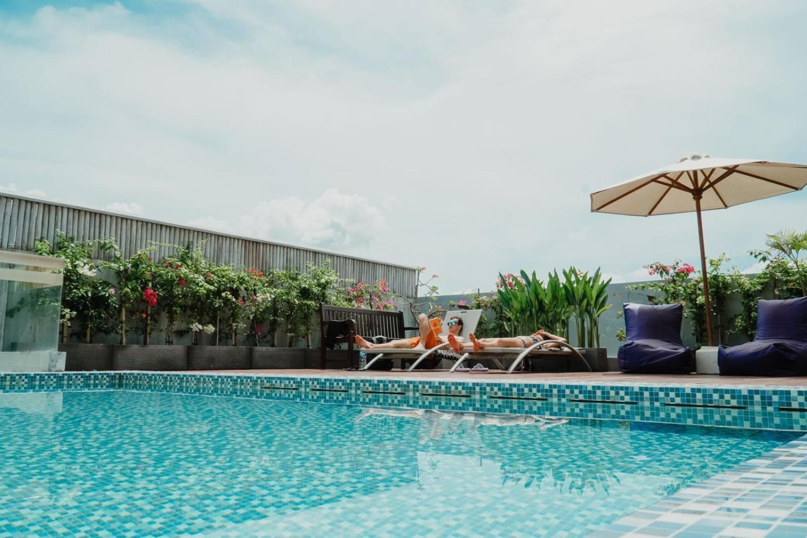 Bali Bustle Pararaton Coliving And Coworking Space レギャン エクステリア 写真